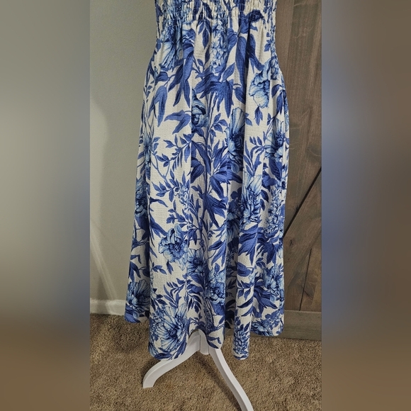 H&M Floral Smocked Midi Sundress with Spaghetti Straps In Blue/white. M NWOT - Picture 11 of 16